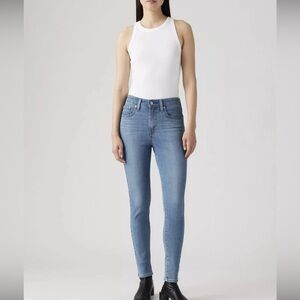 LEVI’s 721 High Rise Skinny Blue Jeans